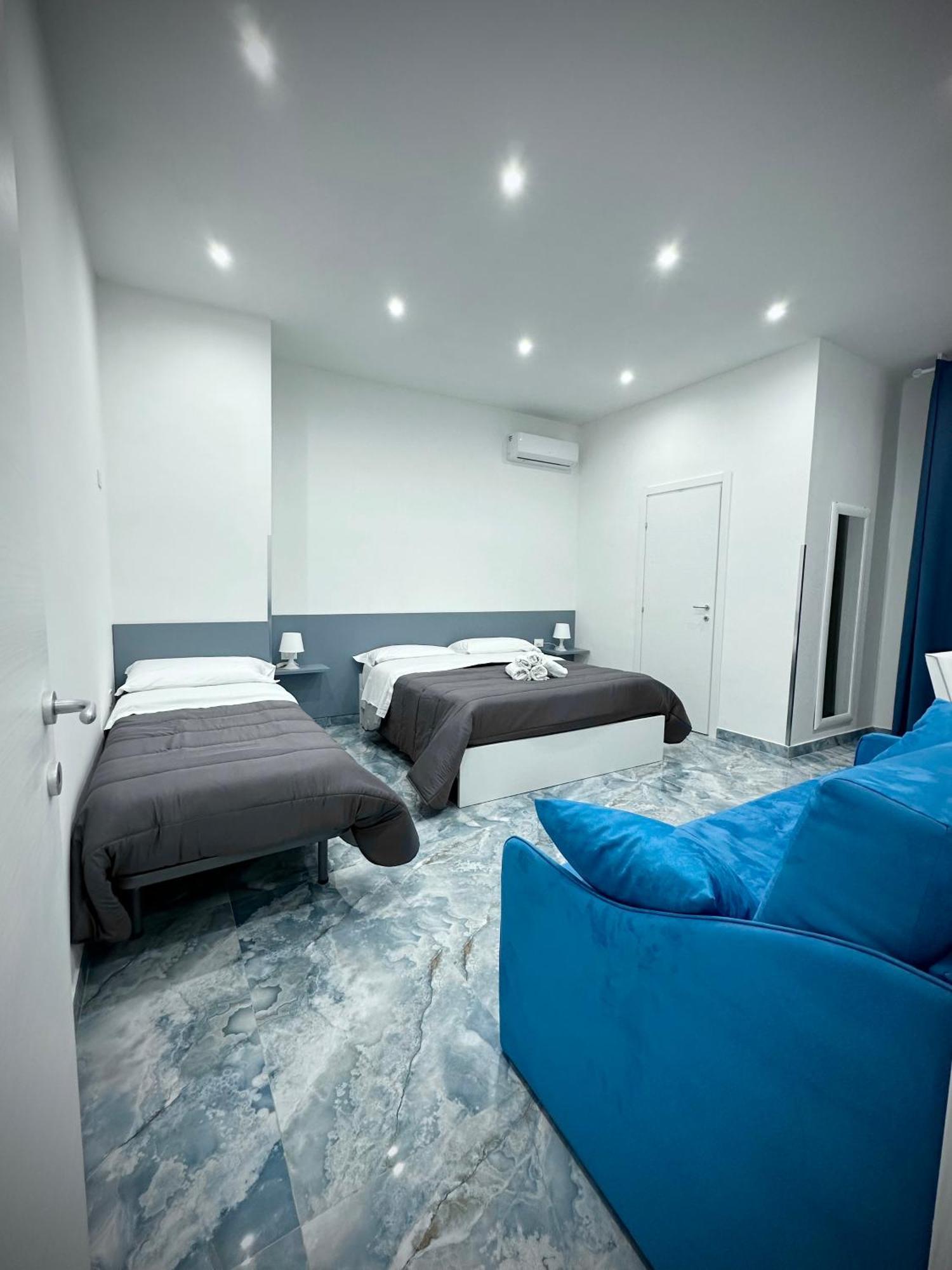 Marvit Central Luxury Naples Exterior photo