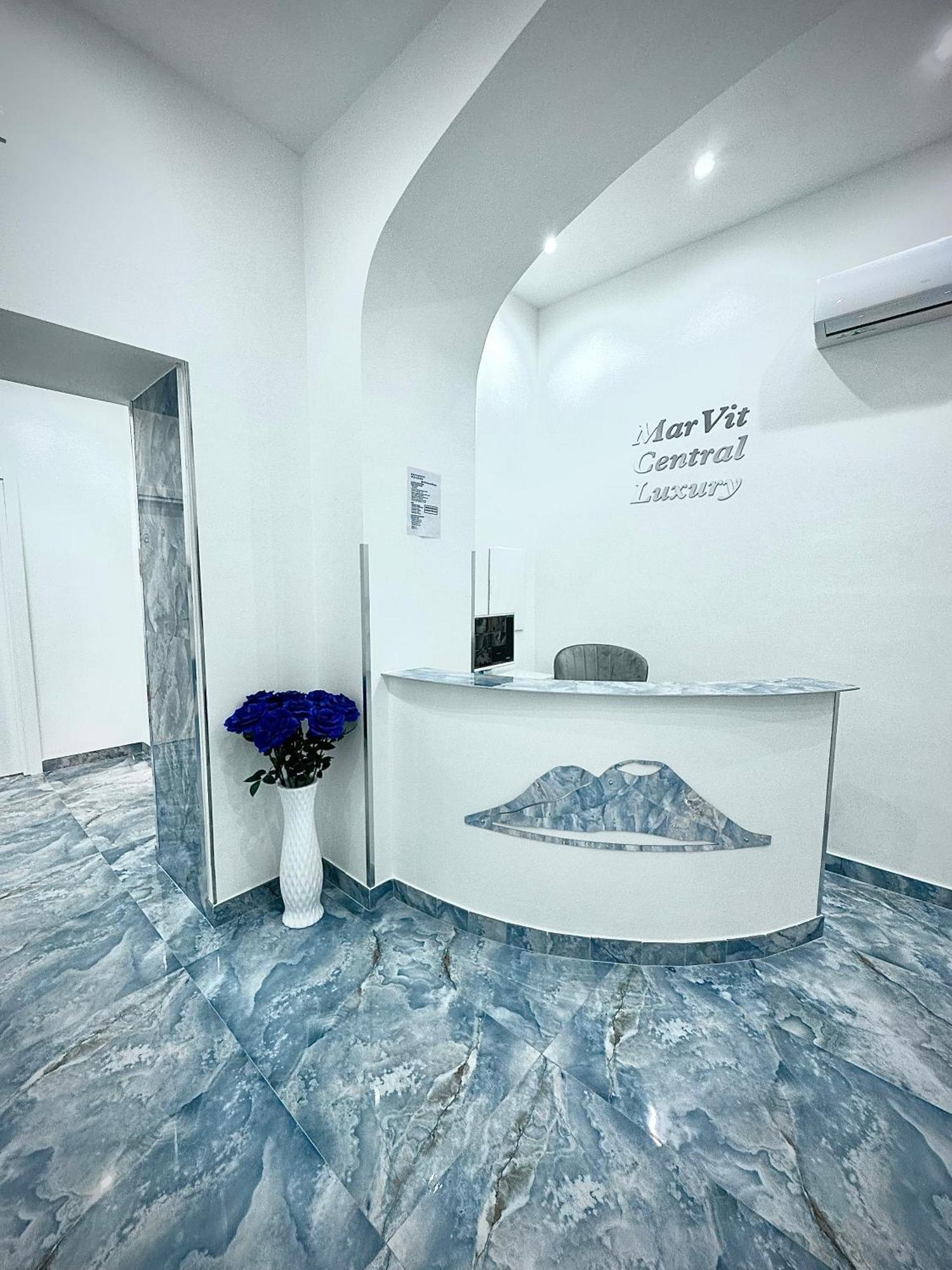 Marvit Central Luxury Naples Exterior photo