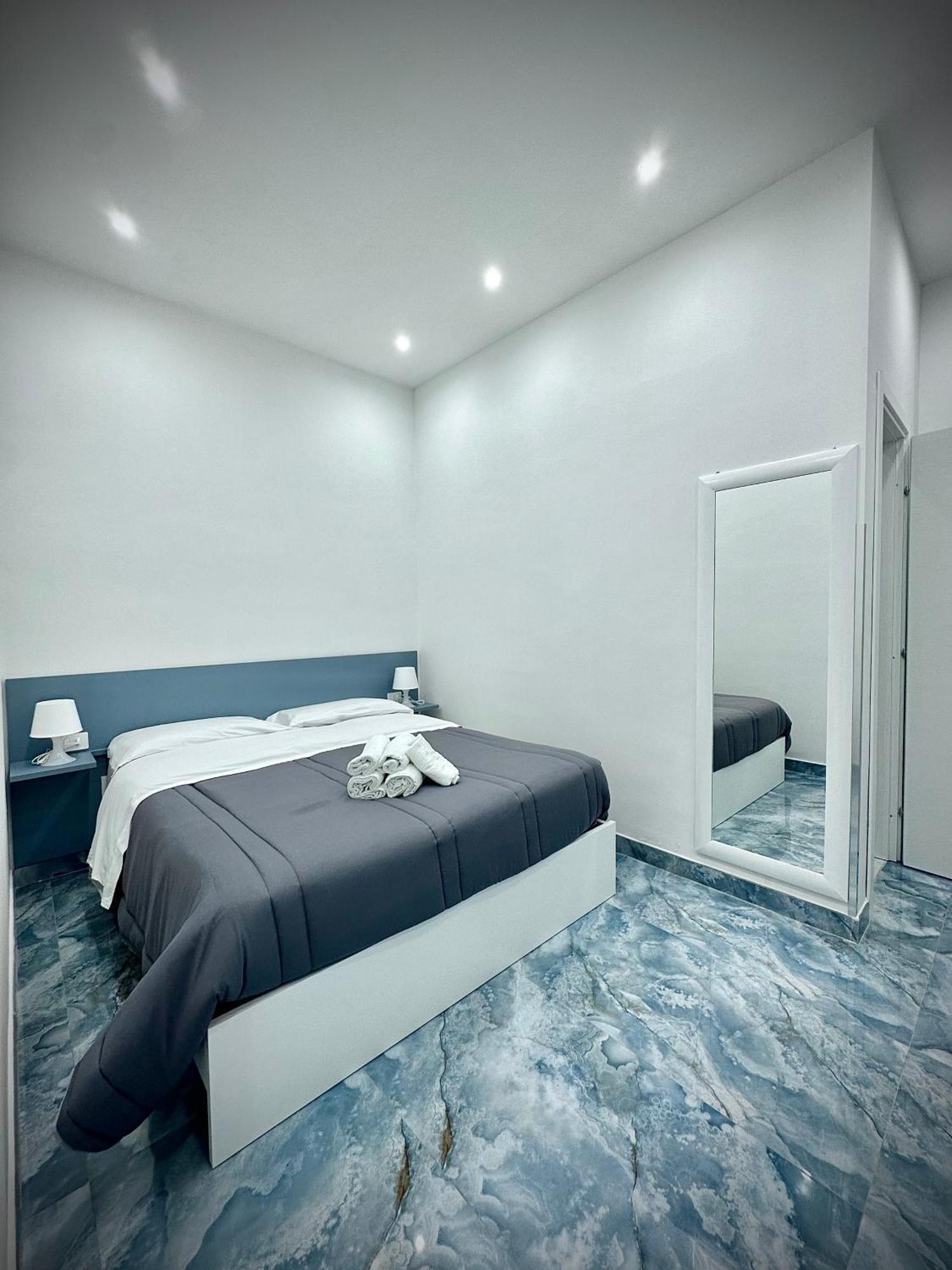 Marvit Central Luxury Naples Exterior photo