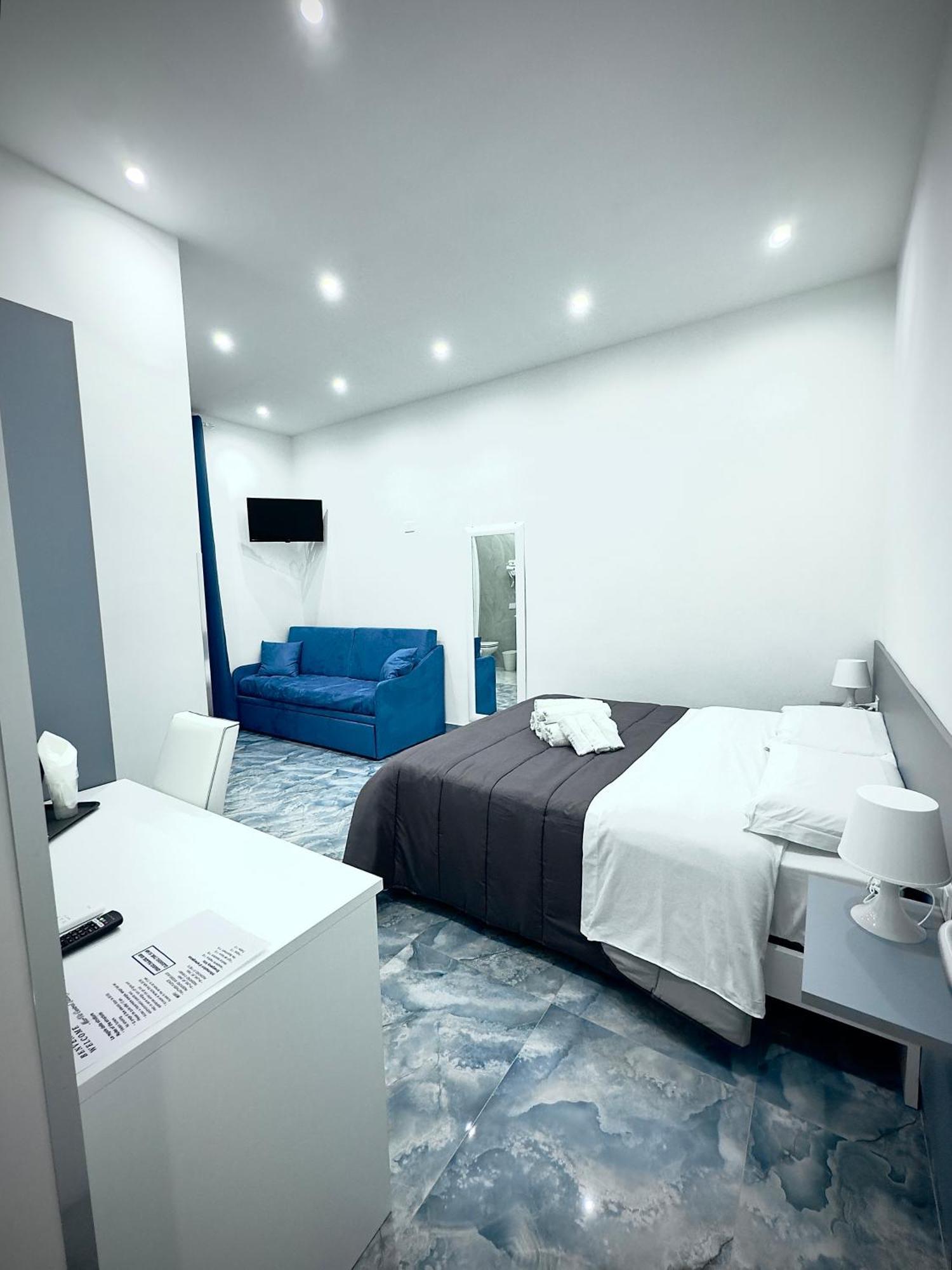 Marvit Central Luxury Naples Exterior photo